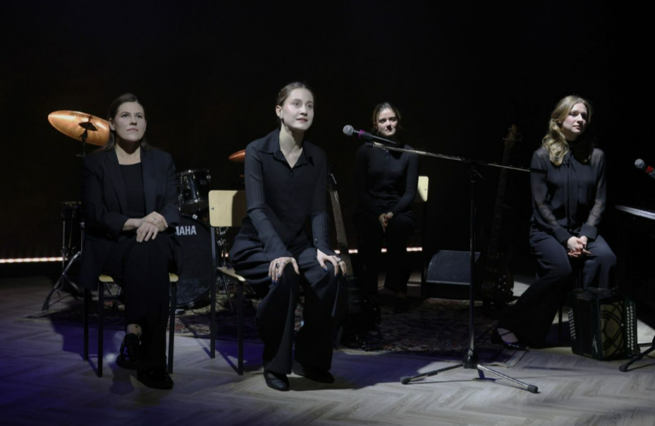 Люблю. Целую. Кеша. / Все письма только о любви