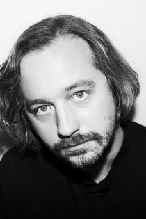 Денис Азаров