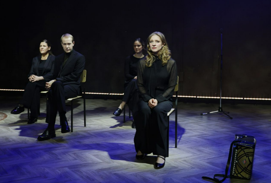 Люблю. Целую. Кеша. / Все письма только о любви